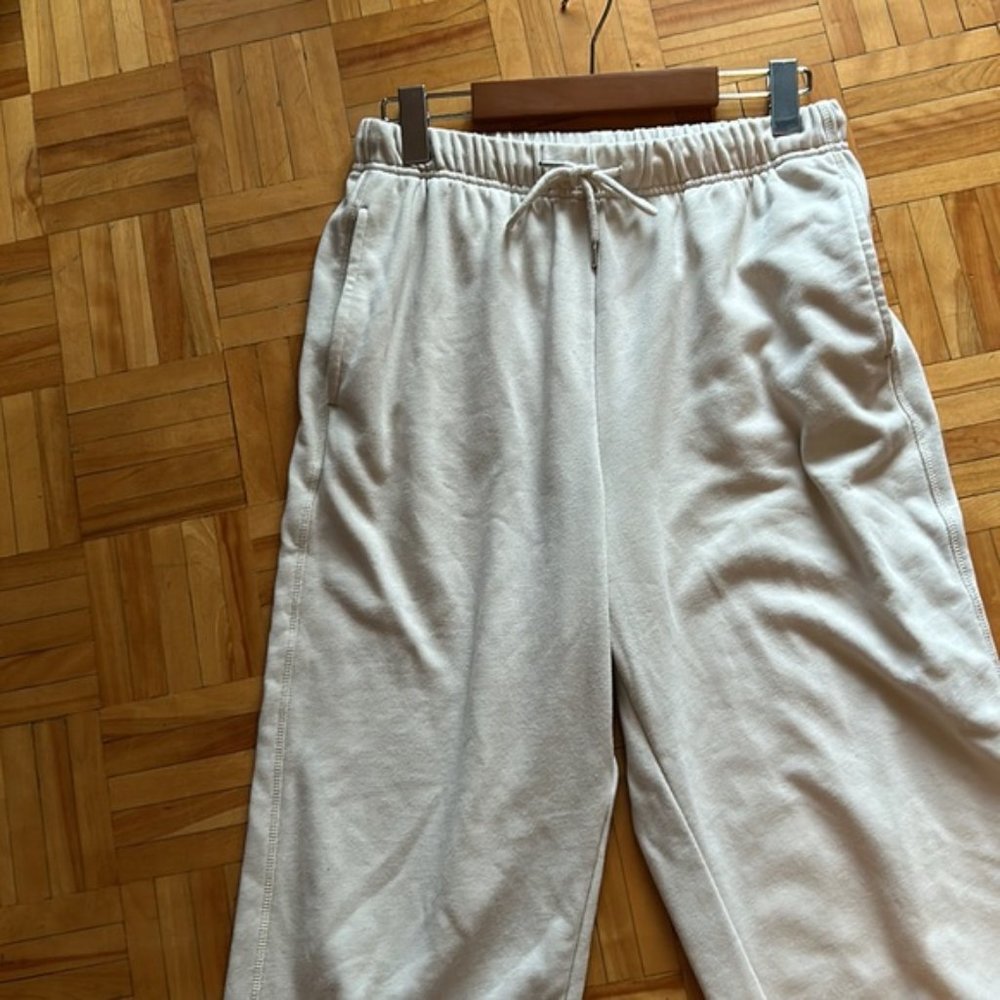 OLD NAVY high waisted sweatpants size medium but can fit a large - Picture 2 of 7